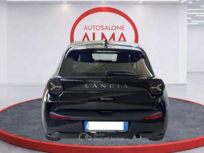 Lancia Ypsilon Ypsilon Hybrid e-DCT PROMO Nero usata Castellanza