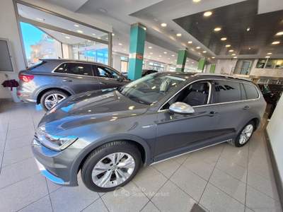 Volkswagen Passat Passat Bus. Alltr 2.0TDI190 4MOT DSG Ex. Grigio usata SAN MICHELE SALENTINO