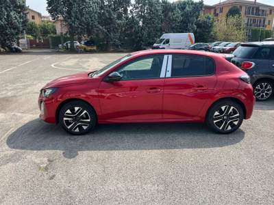 Peugeot 208 208 Hybrid 110 e-DCS6 Allure Rosso usata Milano