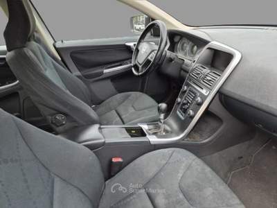 Volvo XC60 XC60 D3 Kinetic** OFFERTA RISERVATA SOLO PER OPERATORI DEL SETTORE ** Bianco usata Bastia Umbra