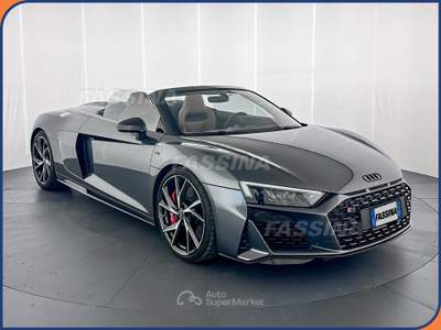 Audi R8 V10 RWD S Tronic Spyder Performance 570cv  Grigio usata Milano