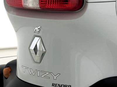 Renault Twizy Renault Twizy * NECESSARI 16 ANNI E PATENTE B1* Bianco usata Bastia Umbra