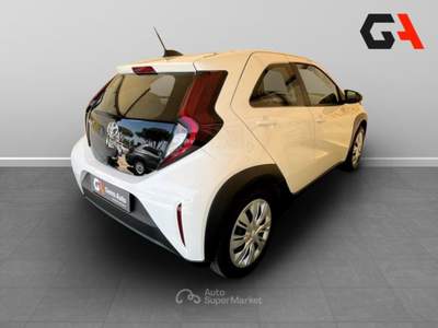Toyota Aygo 1.0 VVT-i 72 CV 5 porte Active S-CVT Bianco usata Ercolano