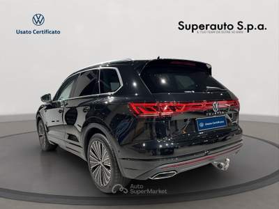 Volkswagen Touareg 3.0 V6 TSI eHybrid Elegance Nero usata Padova