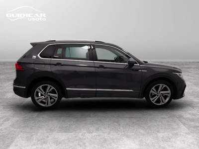 Volkswagen Tiguan 2.0 TDI SCR R-Line DSG Grigio usata Lucca