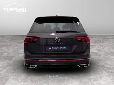 Volkswagen Tiguan 2.0 TDI SCR R-Line DSG Grigio usata Lucca