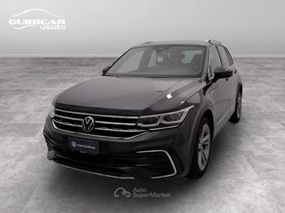 Volkswagen Tiguan 2.0 TDI SCR R-Line DSG Grigio usata Lucca Volkswagen Tiguan 2.0 TDI SCR R-Line DSG Grigio usata Lucca