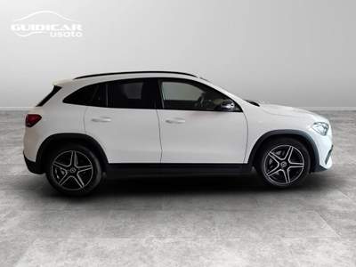 Mercedes-Benz GLA 200 D Premium 8G-DCT Bianco usata Lucca