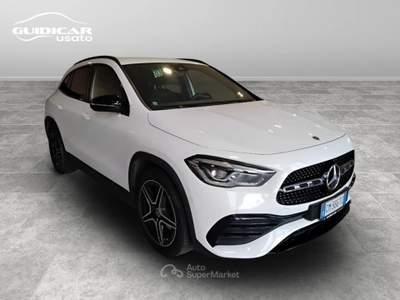 Mercedes-Benz GLA 200 D Premium 8G-DCT Bianco usata Lucca