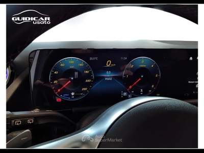 Mercedes-Benz GLA 200 D Premium 8G-DCT Bianco usata Lucca