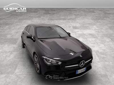 Mercedes-Benz CLA 200 D Premium 8G-DCT Nero usata Lucca