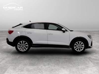 Audi Q3 35 2.0 TDI Business Plus S tronic Bianco usata Lucca