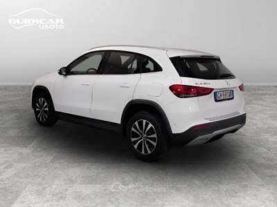 Mercedes-Benz GLA 180 D Sport 8G-DCT Bianco usata Lucca