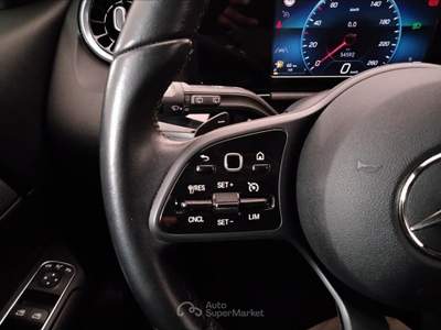 Mercedes-Benz GLA 180 D Sport 8G-DCT Bianco usata Lucca
