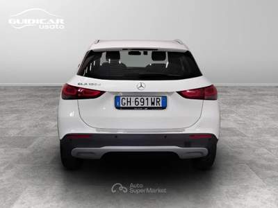 Mercedes-Benz GLA 180 D Sport 8G-DCT Bianco usata Lucca