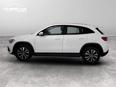 Mercedes-Benz GLA 180 D Sport 8G-DCT Bianco usata Lucca