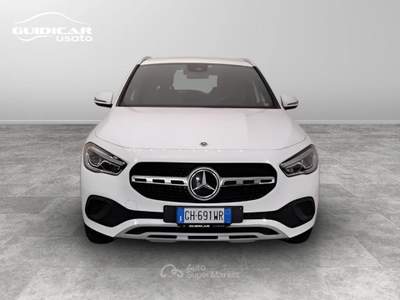 Mercedes-Benz GLA 180 D Sport 8G-DCT Bianco usata Lucca