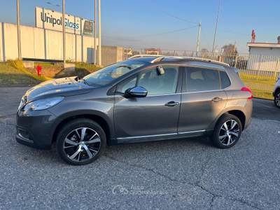 Peugeot 2008 BlueHDi 120 S&S Féline Nero usata Milano