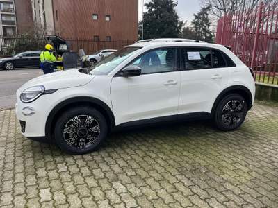 Fiat 600 600 Hybrid 110 CV DCT MHEV Icon Bianco usata Milano