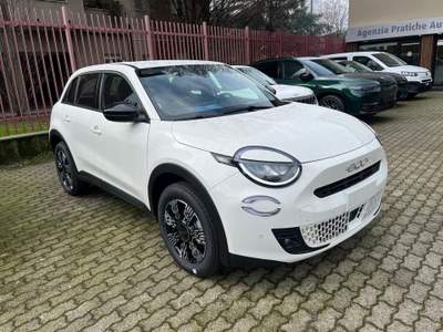 Fiat 600 600 Hybrid 110 CV DCT MHEV Icon Bianco usata Milano