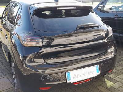 Peugeot 208 208 1.2 puretech Allure Nero usata Vanzaghello