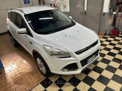Ford Kuga 2.0 TDCI 150 CV S&S 4WD Powershift Titanium EURO6 Bianco usata Melegnano