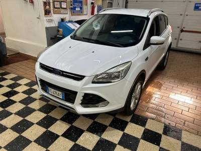 Ford Kuga 2.0 TDCI 150 CV S&S 4WD Powershift Titanium EURO6 Bianco usata Melegnano