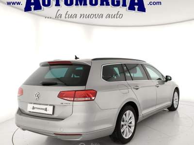 Volkswagen Passat 1.6 TDI DSG Comfortline BlueMotion Tech. Grigio usata Barletta