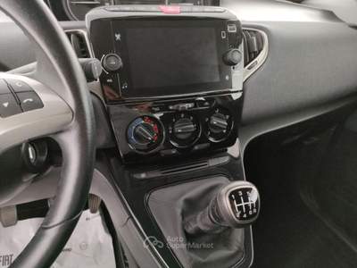 Lancia Ypsilon 1.0 FireFly 5 porte S&S Hybrid Gold Rosso usata Barletta