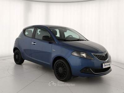 Lancia Ypsilon 1.0 FireFly 5 porte S&S Hybrid Ecochic Silver Blu/Azzurro usata Barletta