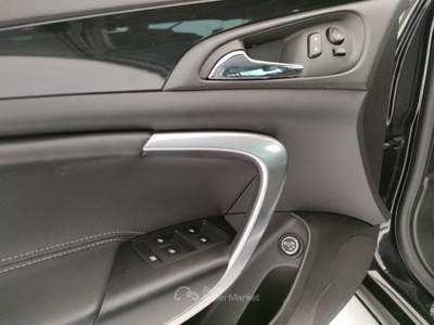 Opel Insignia 2.0 CDTI 140CV Sports Tourer Cosmo Nero usata Barletta