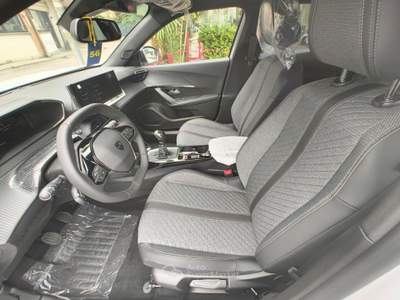 Peugeot 2008 PureTech 1.2 100cv S&S Allure Bianco usata Mira