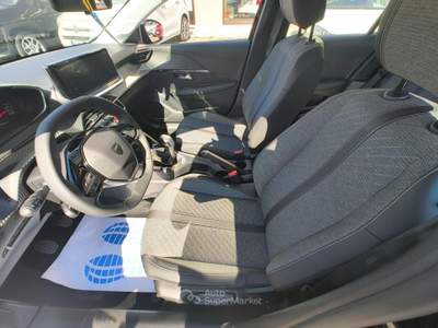 Peugeot 208 PureTech 75CV 5 porte Style Nero usata Mira