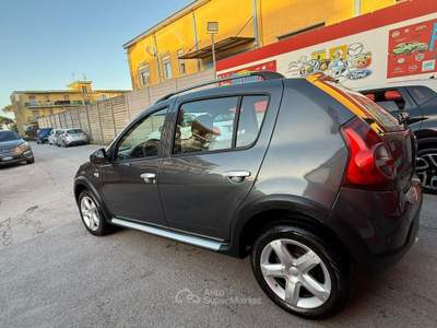 Dacia Sandero Stepway 1.5 dCi 70cv - 2011 Grigio usata Giugliano in Campania
