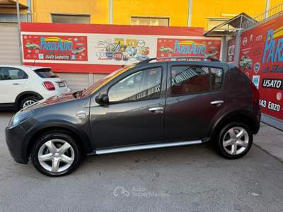 Dacia Sandero Stepway 1.5 dCi 70cv - 2011 Grigio usata Giugliano in Campania