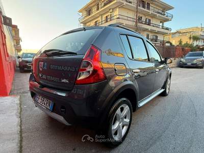 Dacia Sandero Stepway 1.5 dCi 70cv - 2011 Grigio usata Giugliano in Campania