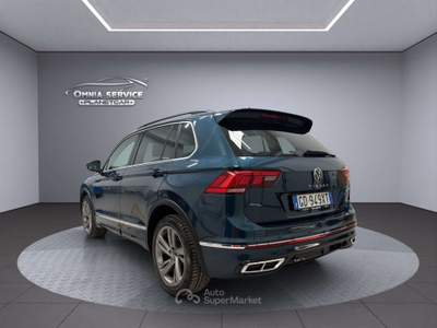 Volkswagen Tiguan Tiguan II 2021 2.0 tdi R-Line 4motion 150cv dsg Verde usata Grosseto