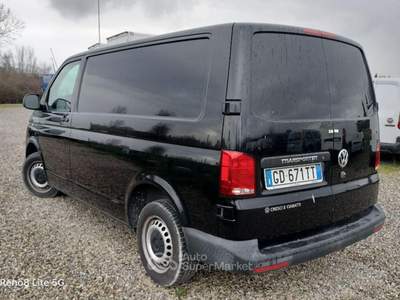 Volkswagen Multivan T6.1 Transporter 28 2.0 tdi 150cv Business dsg7 p.c. T6.1 28 2.0 tdi 150cv Business dsg7 p.c. Nero usata Prato
