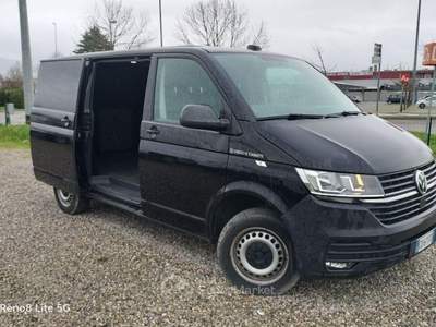 Volkswagen Multivan T6.1 Transporter 28 2.0 tdi 150cv Business dsg7 p.c. T6.1 28 2.0 tdi 150cv Business dsg7 p.c. Nero usata Prato