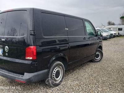 Volkswagen Multivan T6.1 Transporter 28 2.0 tdi 150cv Business dsg7 p.c. T6.1 28 2.0 tdi 150cv Business dsg7 p.c. Nero usata Prato