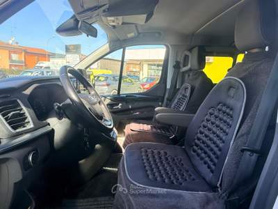 Ford Tourneo Custom 8 POSTI Bianco usata Finale Emilia