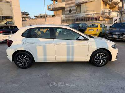 Volkswagen Polo 1.0 tsi Life 95cv dsg -Tech Pack-Climatronic- Bianco usata Francavilla al Mare