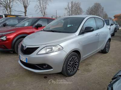 Lancia Ypsilon LANCIA YPSILON HYBRID GARANZIA 12 MESI Argento usata Aprilia