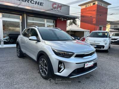 Kia Stonic 1.0 t-gdi mhev Style 120cv dct Argento usata NOALE