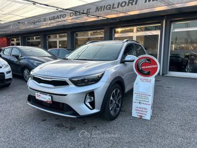 Kia Stonic 1.0 t-gdi mhev Style 120cv dct Argento usata NOALE