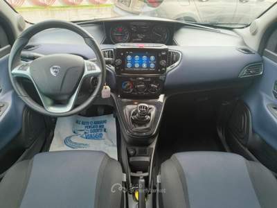 Lancia Ypsilon 1.0 FireFly 5 porte S&S Hybrid Platino Grigio usata Mira