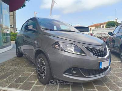 Lancia Ypsilon 1.0 FireFly 5 porte S&S Hybrid Platino Grigio usata Mira