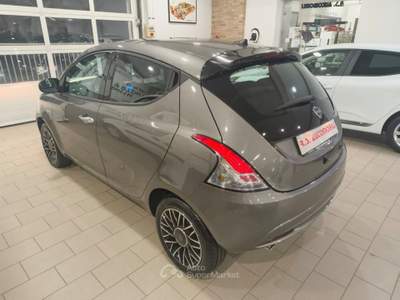 Lancia Ypsilon 1.0 FireFly 5 porte S&S Hybrid Platino Grigio usata Mira