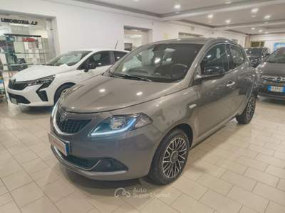 Lancia Ypsilon 1.0 FireFly 5 porte S&S Hybrid Platino Grigio usata Mira