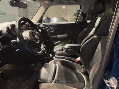 MINI Clubman Cooper D 1.5 Cooper D 7SEVEN 5 porte unico usata Arzano
